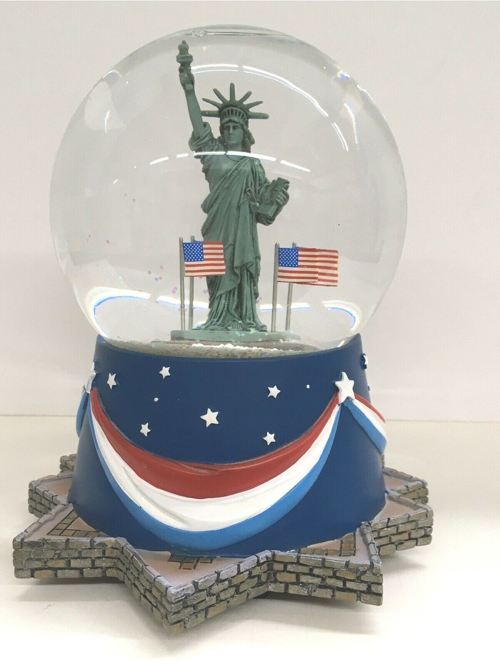 Hallmark Statue of Liberty musical globe